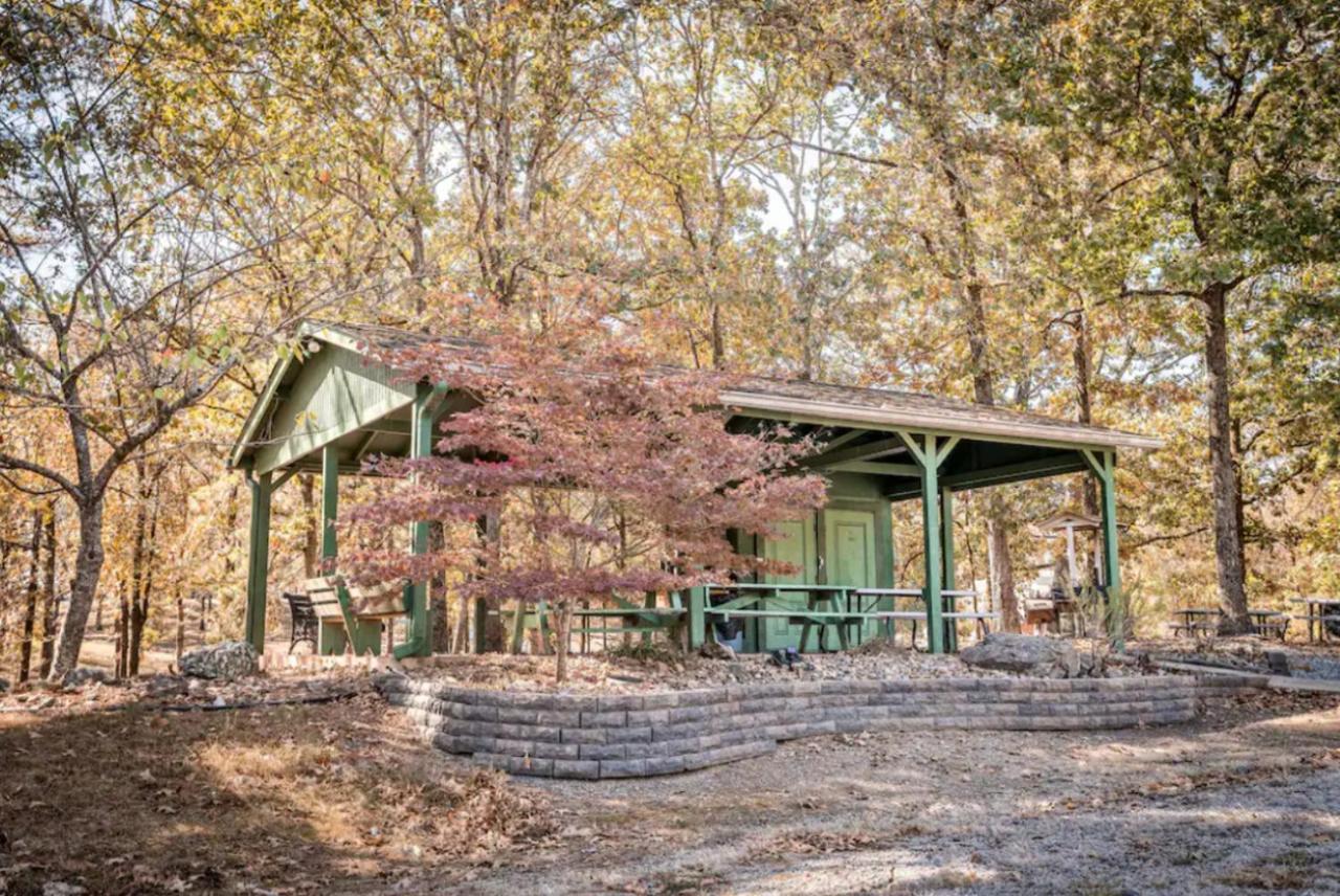 Resort Home On Half A Wooded Acres Sleeps Up To 14 Firepit For Smores Hot Springs Exteriér fotografie